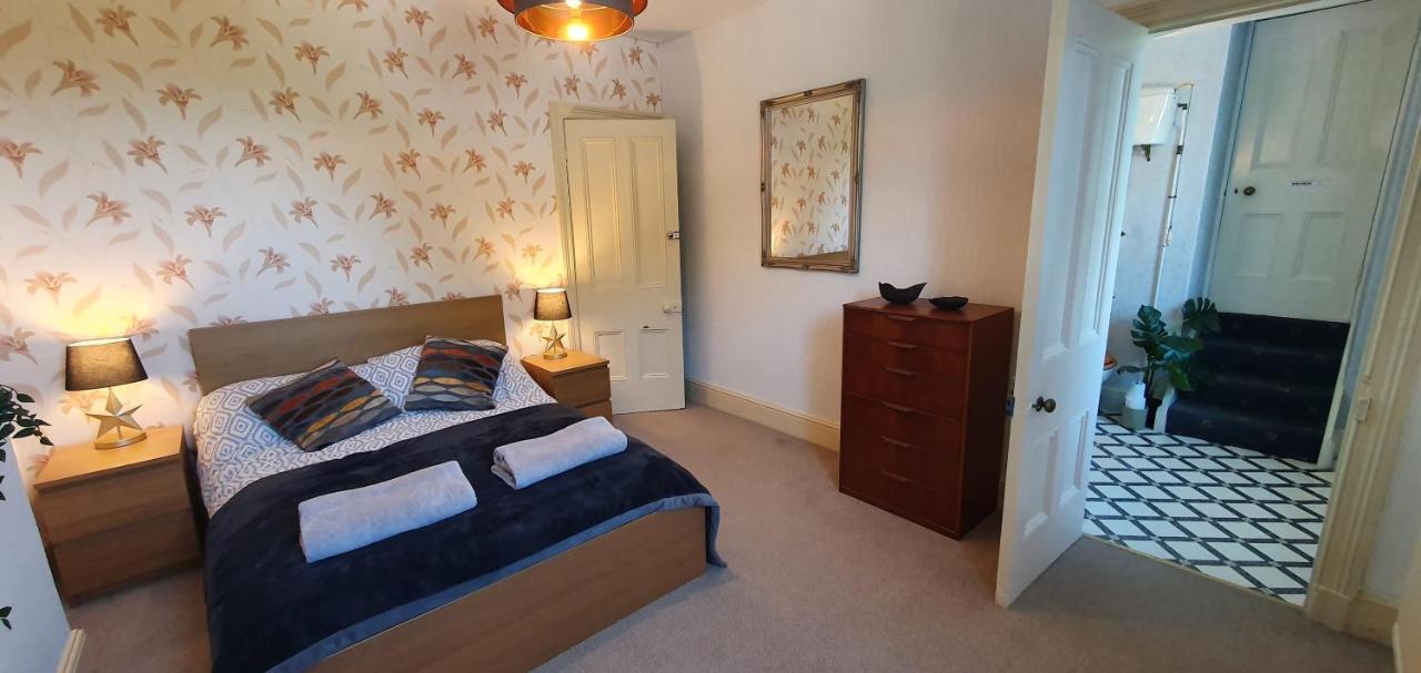 Large Mach Apartment At Pen Y Coed Hall Долгеллау Экстерьер фото